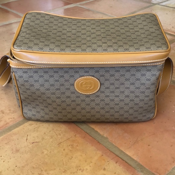 Gucci traveling cosmetic bag - Picture 1 of 8